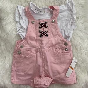 NWT the most adorable Tommy Hilfiger 2-piece overall shorts set. So cute!